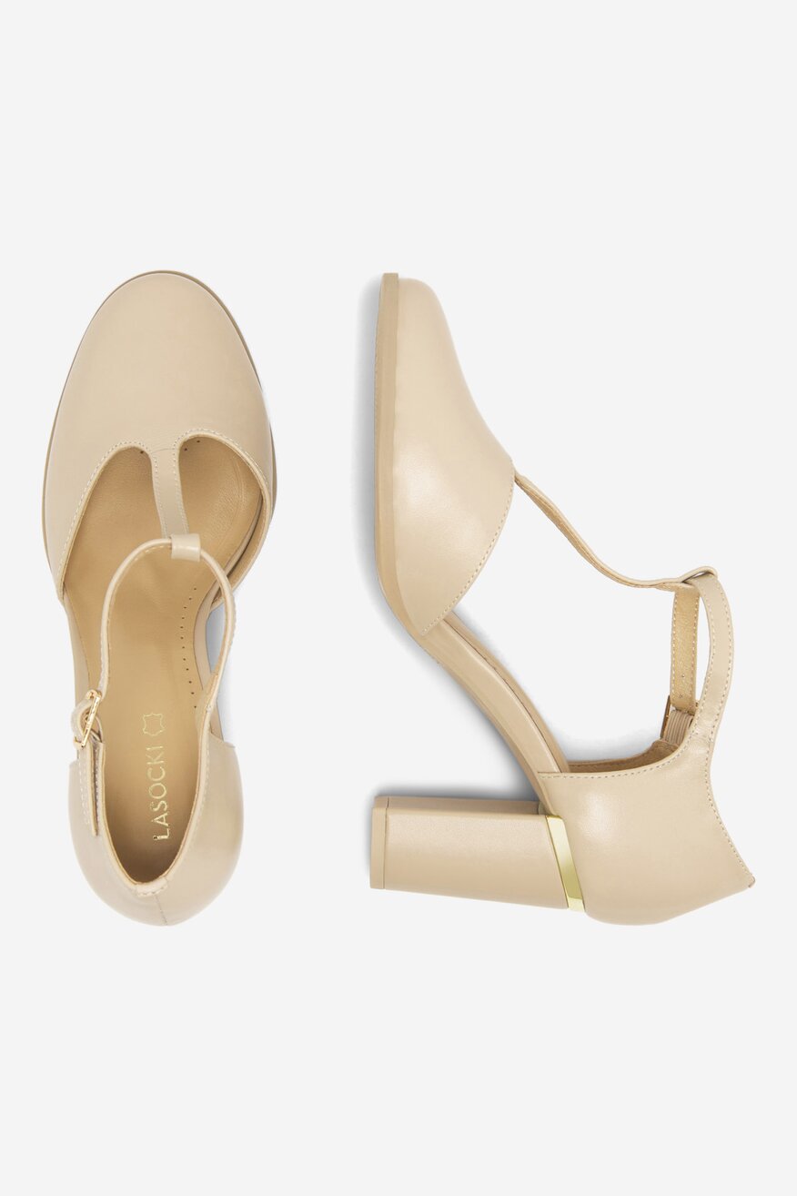 
                Körömcipő Lasocki BÉZS - 5905588354574