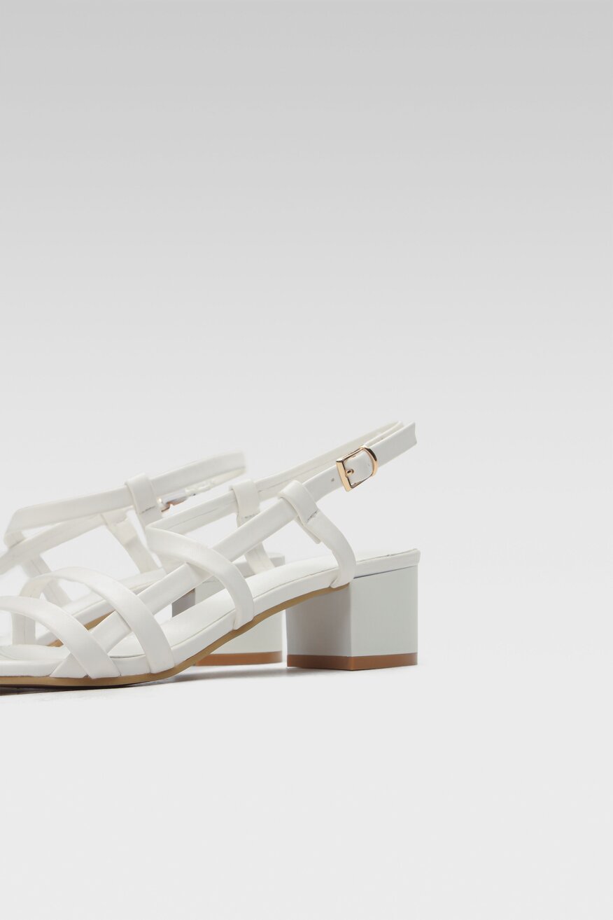 
                Jenny Fairy - Sandały pastelowe białe - 5904248652883