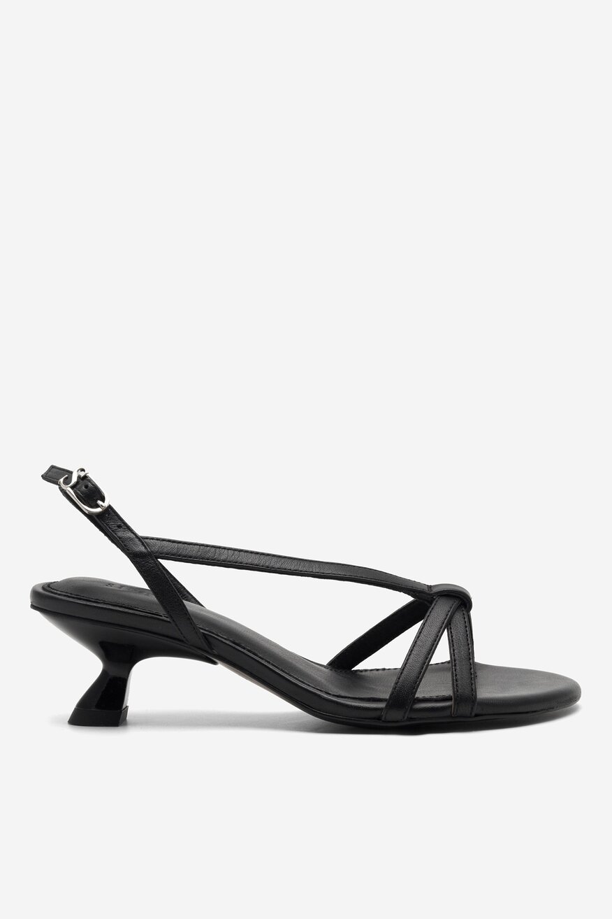 
                SIMPLE - Skórzane sandały czarne - 5904862667522