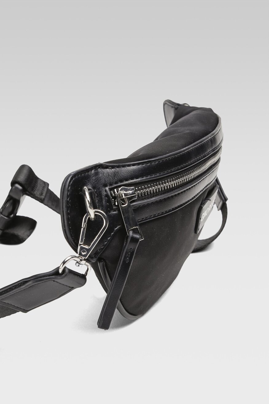 
                Gino Rossi - Saszetka nerka czarna - 5904248438203