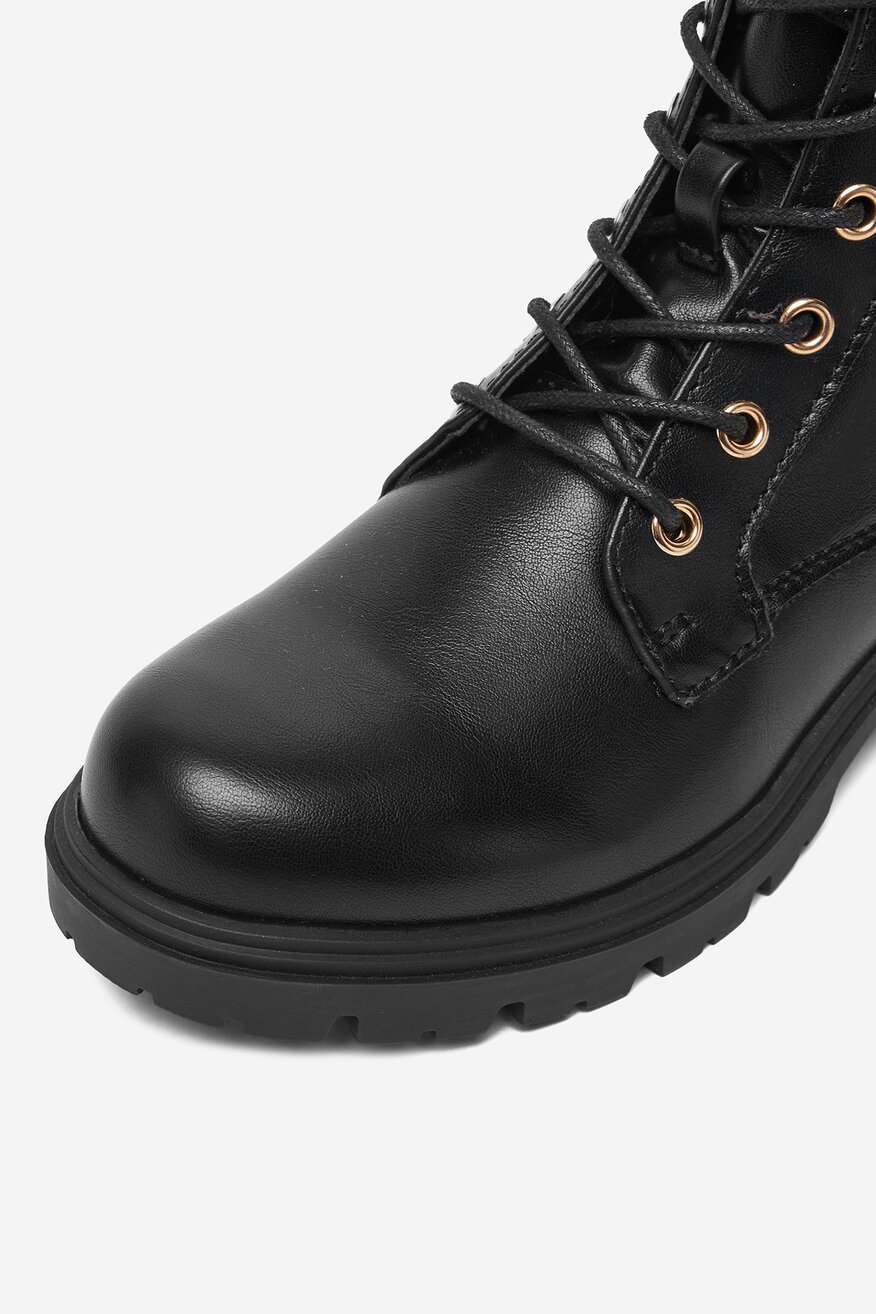 
                Боти Jenny ЧЕРЕН - 5906751428559