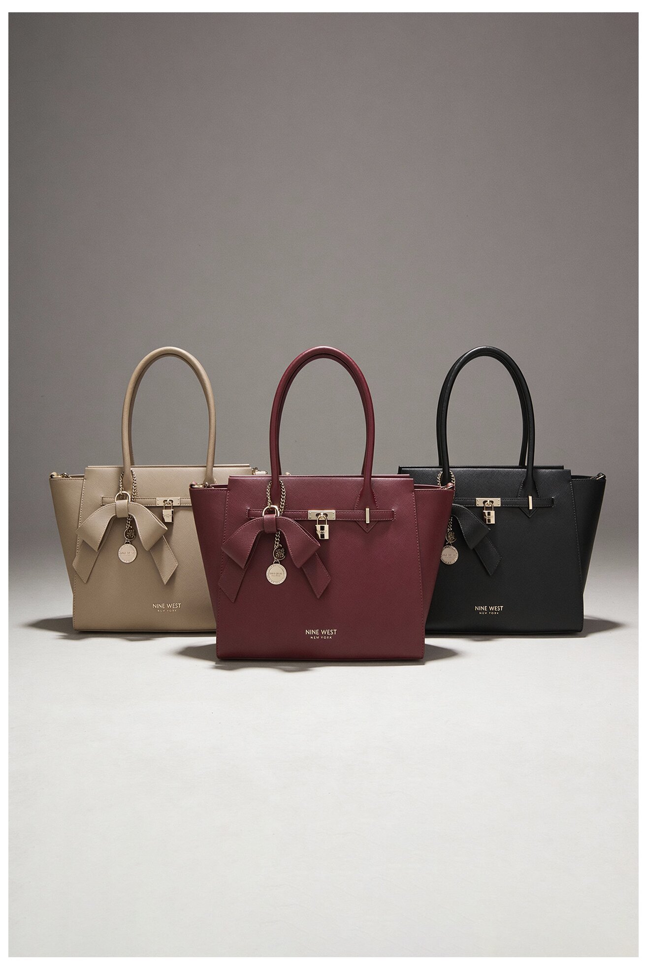 Torebka NINE WEST CEO-CHELSEA-CHARM-III-LX10186 Czarny