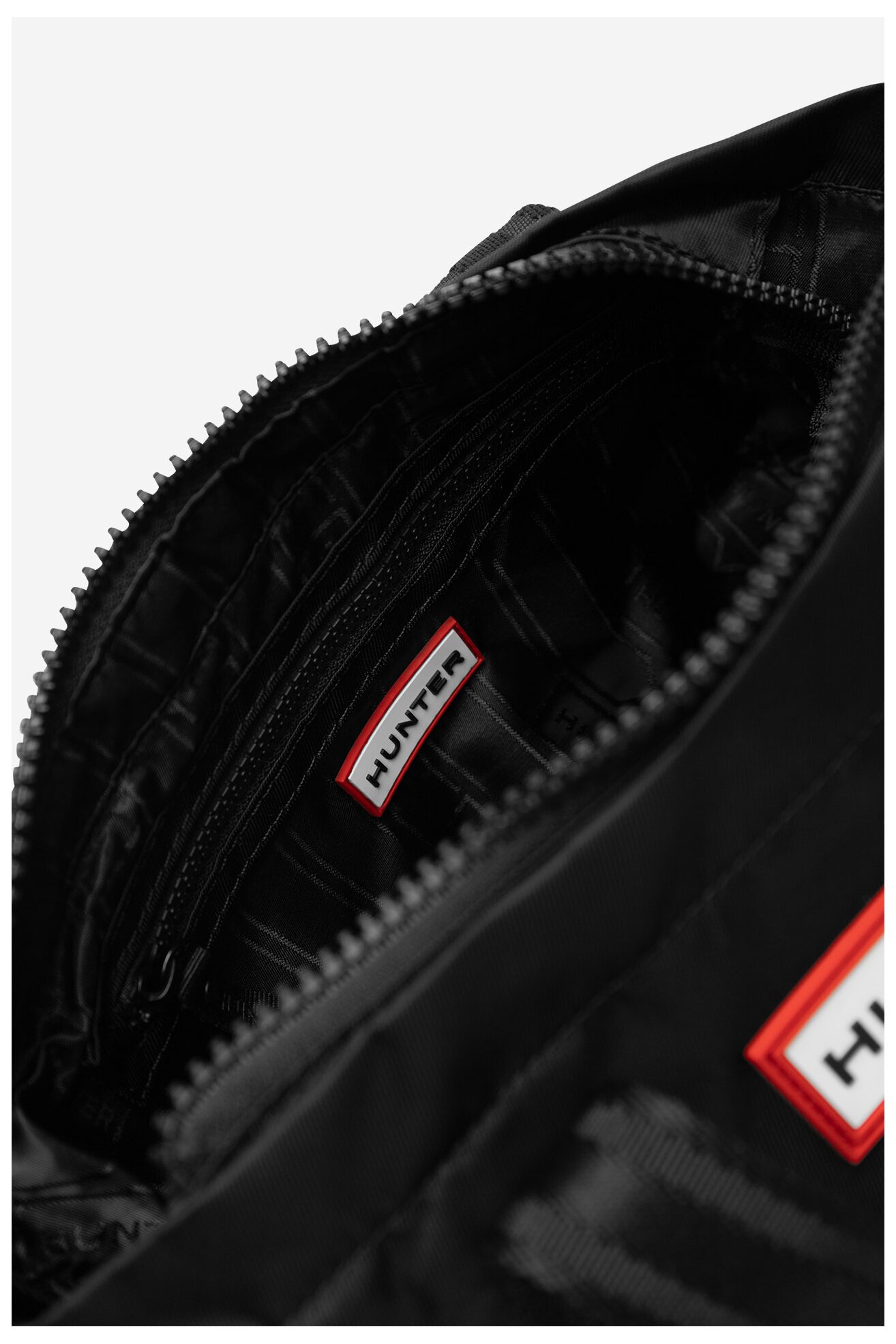 Geantă de mână HUNTER HTR-B-004-06 NEGRU