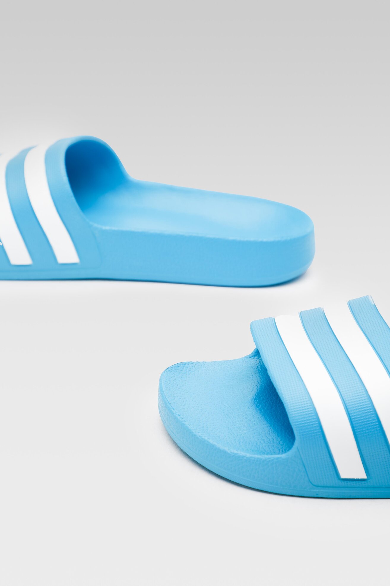 Klapki basenowe adidas ADILETTE AQUA FY8047 Niebieski