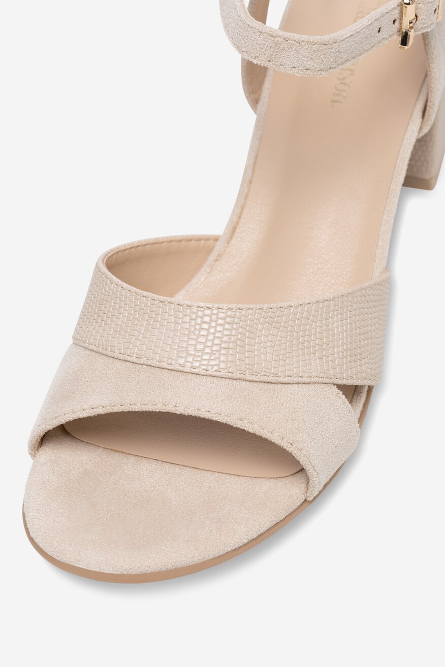 
                Сандали Clara Barson БЕЖОВ - 5905588583592