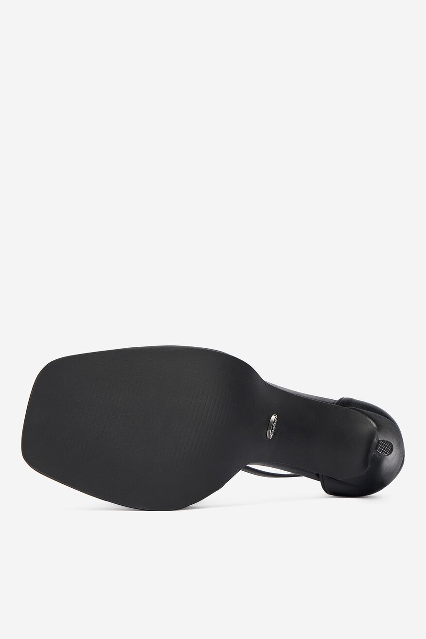 
                Сандали DeeZee ЧЕРЕН - 5906751871898