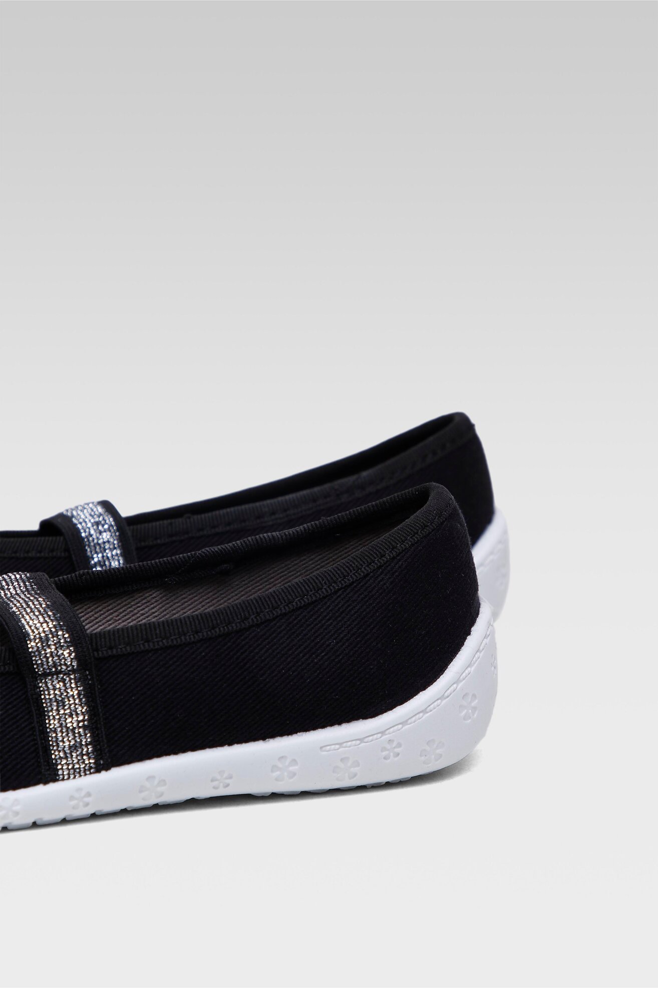 Kapcie MB 4R1/50-28POIR Czarny