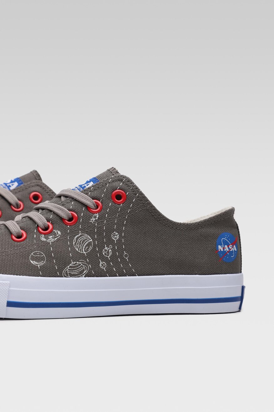 
                NASA - Trampki szare sznurowane - 5903698914299