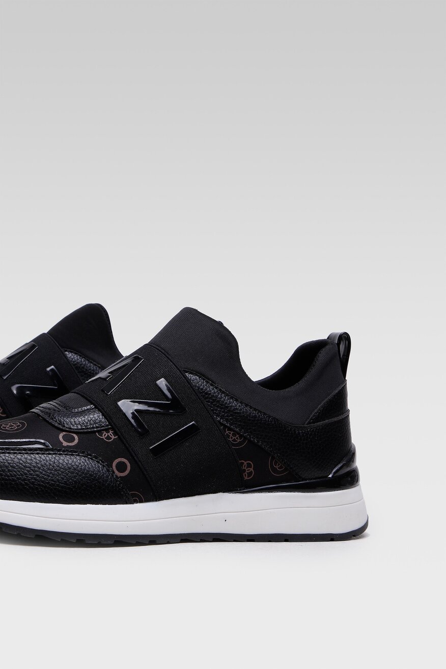 
                Quazi - Sneakersy z printem czarne - 5904248457990