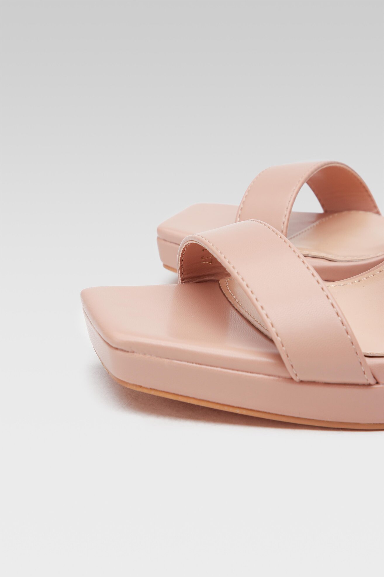 Сандали DeeZee KL-F3613-2 БЕЖОВ