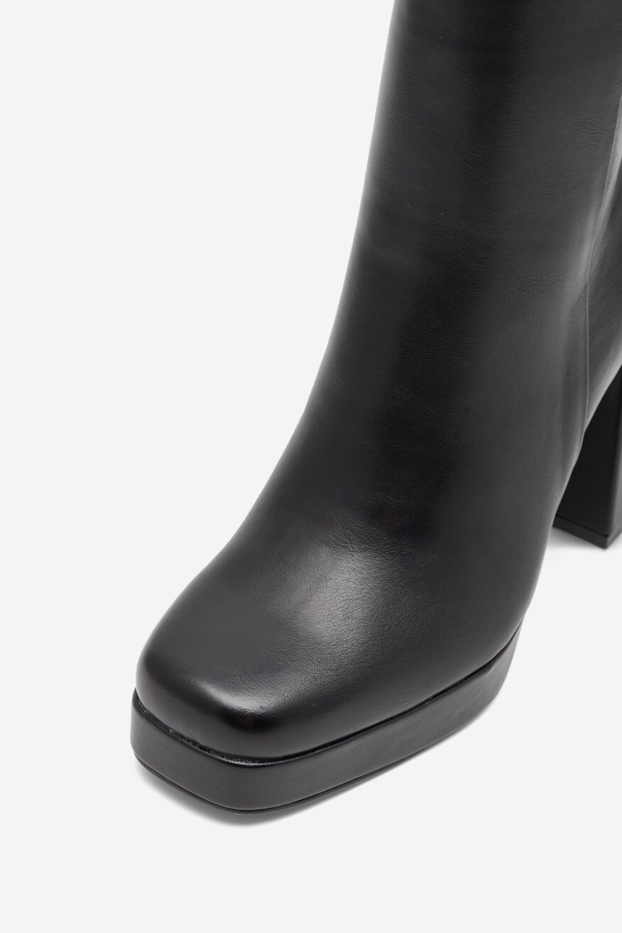 
                Ghete DeeZee NEGRU - 5905588033523