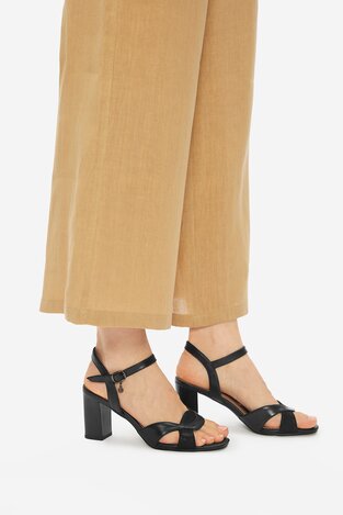 Сандалі Lasocki WYL3119-15Z ЧОРНИЙ