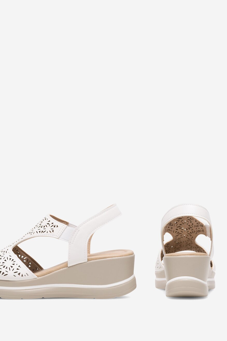 Sandály Clara Barson BÍLÁ - 5905588600404
