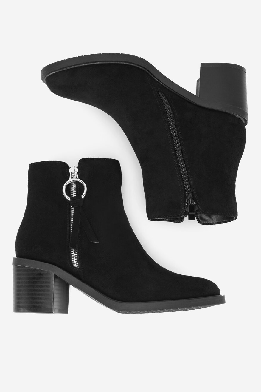 
                Kratke čizme Clara Barson CRNA - 5905588911739