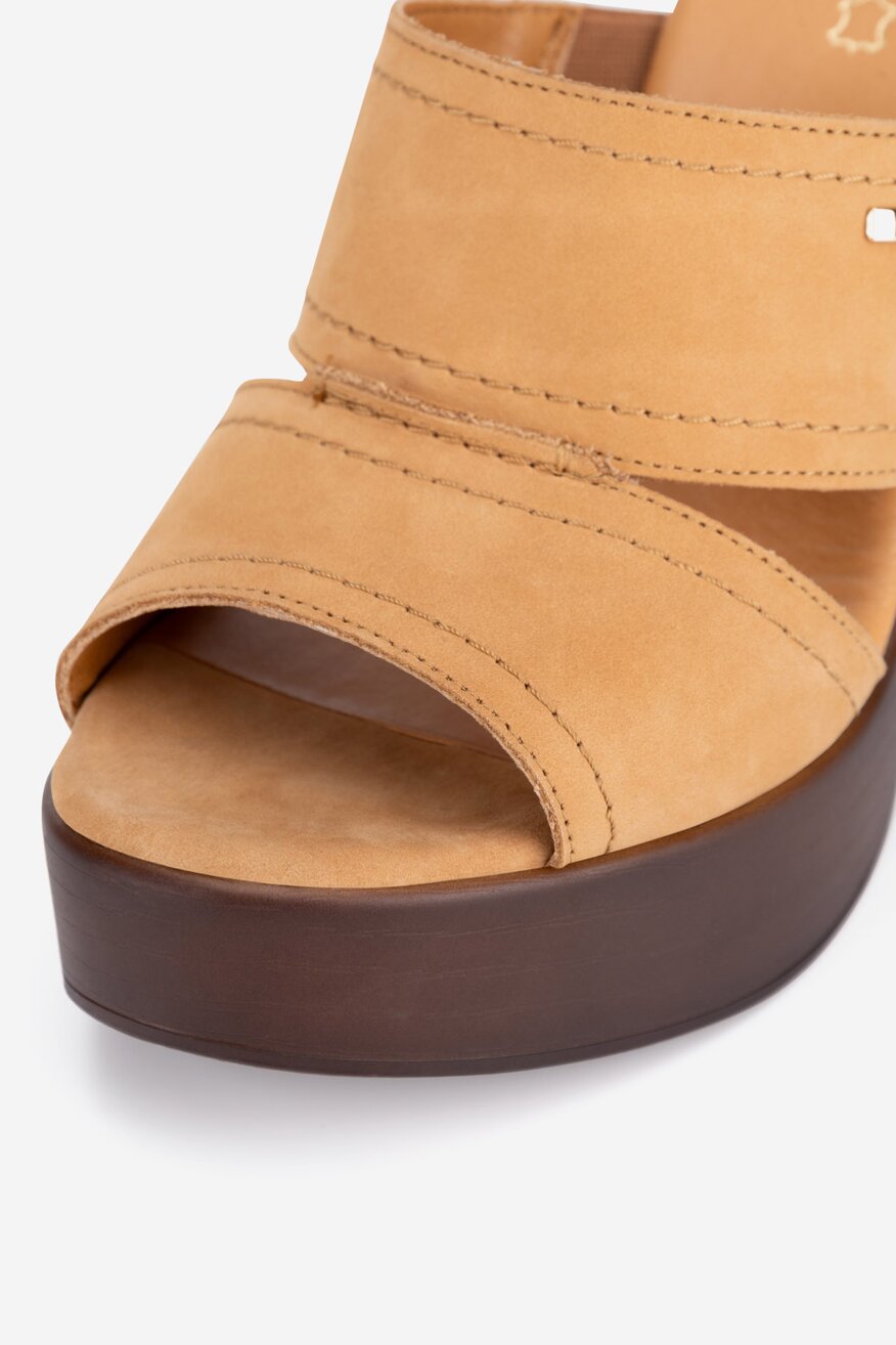 
                Lasocki - Klapki skórzane na obcasie - 5905588708056