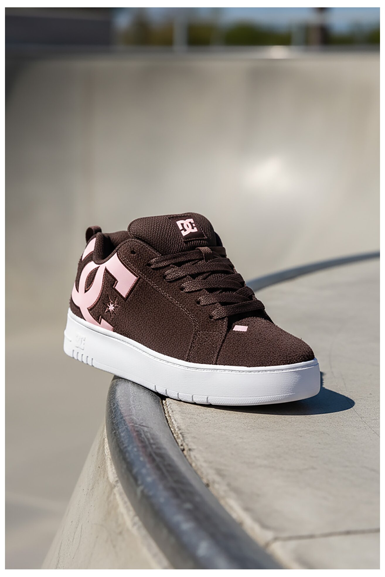 Obuwie sportowe DC Shoes CEO-COURT GRAFFIK PLATFORM DC02422210 Brązowy