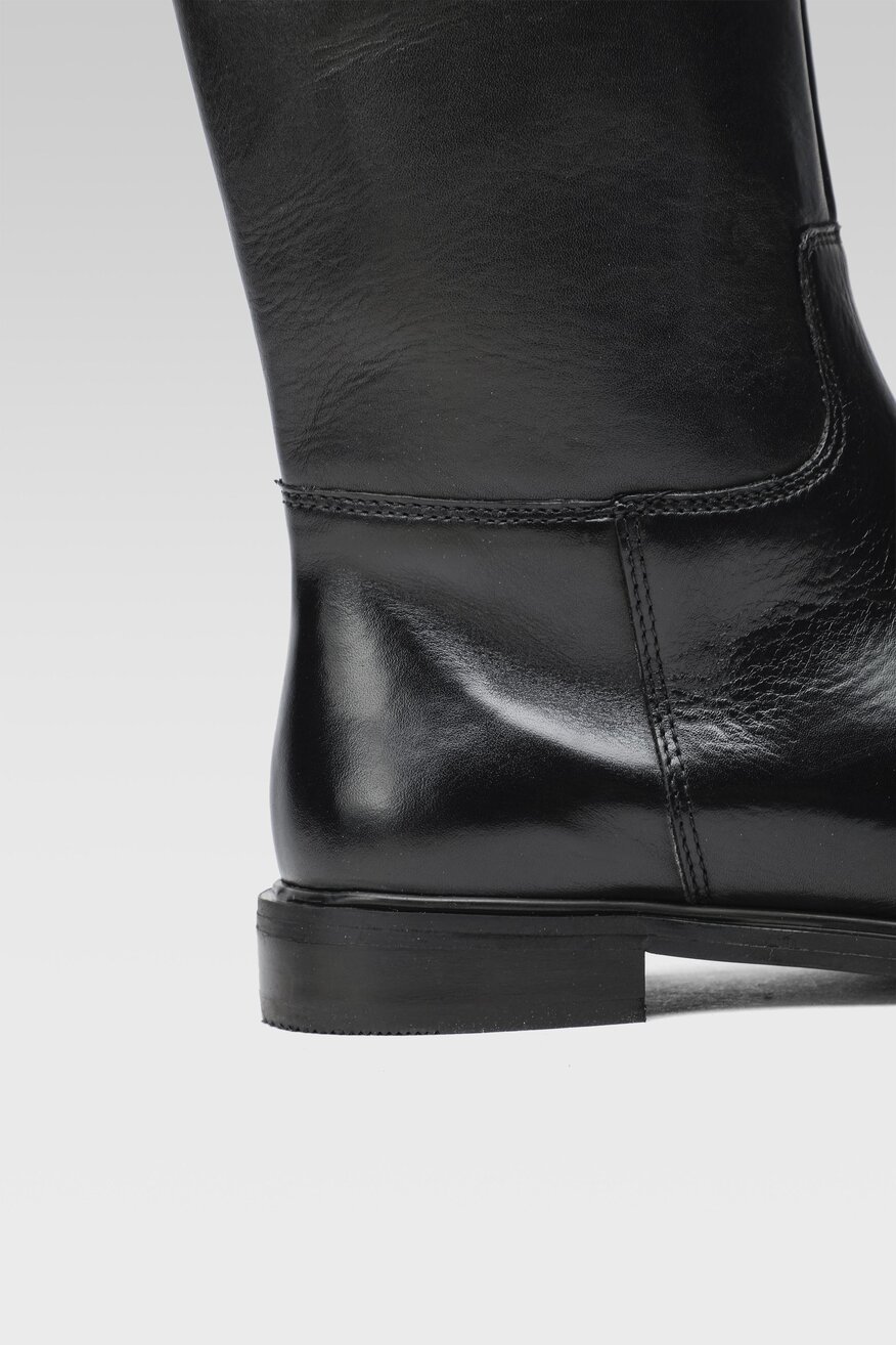 
                SIMPLE - Kozaki czarne - 2230032349565