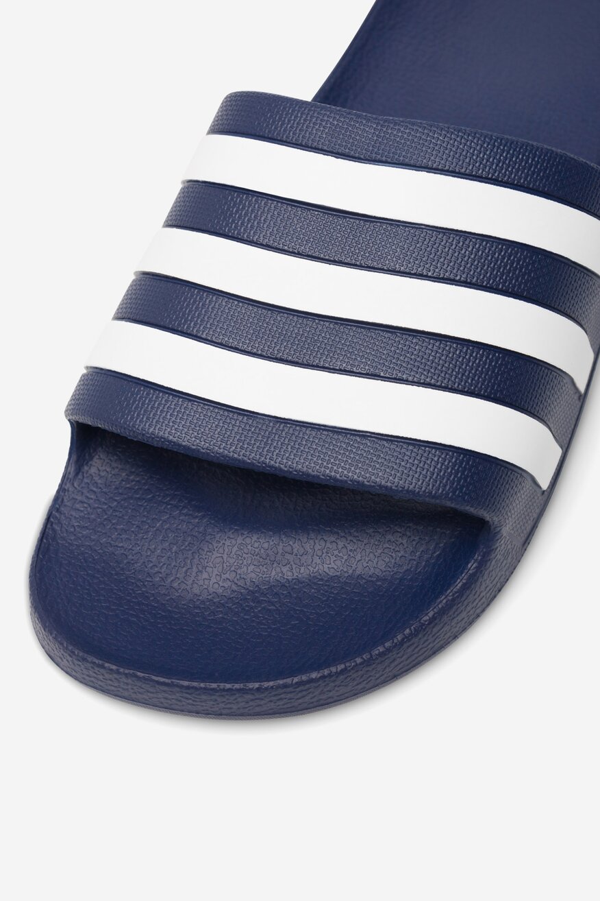 Plážové pantofle adidas TMAVĚ MODRÁ - 5905588314790