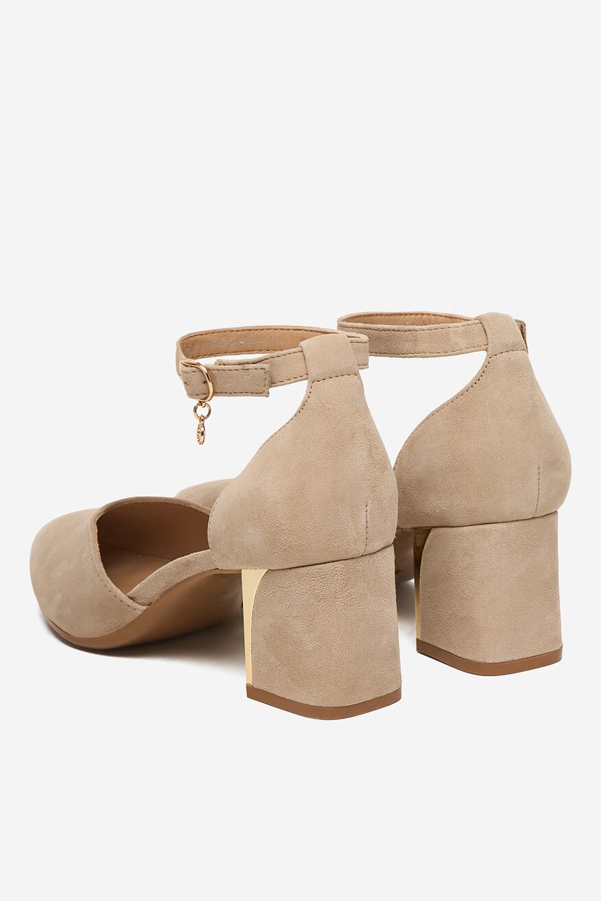 
                Körömcipő Lasocki BÉZS - 5906751572993