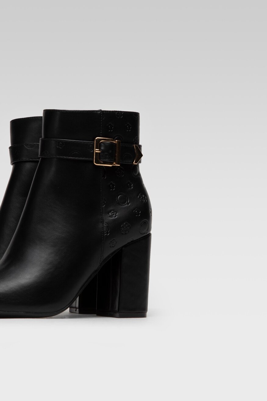 
                Quazi - Botki na obcasie - 5904862157061