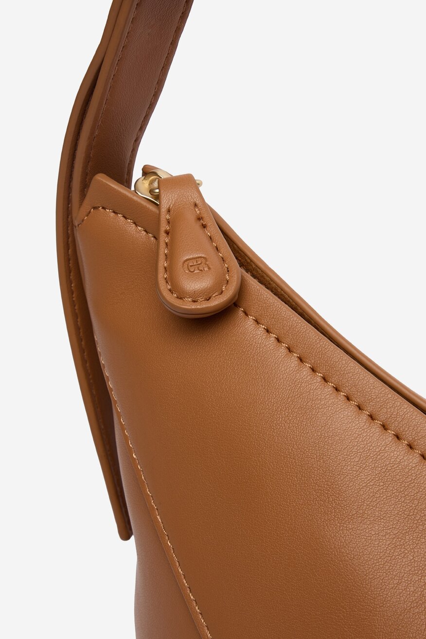 
                Дамска чанта Gino Rossi КАМЕЛ - 5906751623039