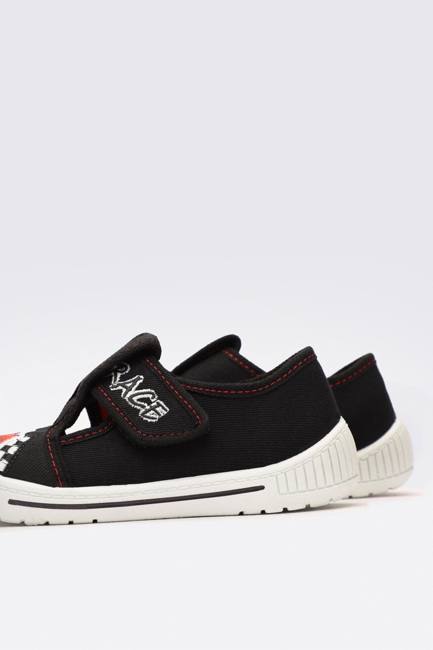 MB - Kapcie z printem czarne - 5903419809996