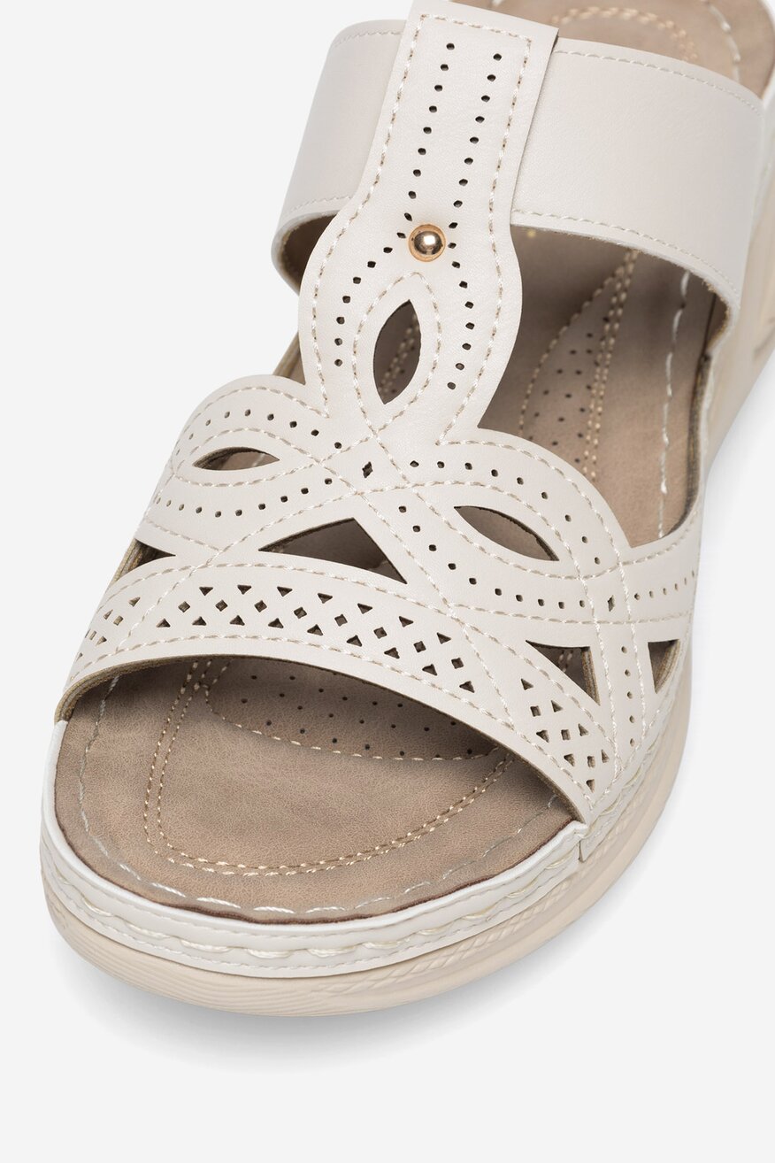 Clara Barson - Klapki na koturnie - 5905588587361