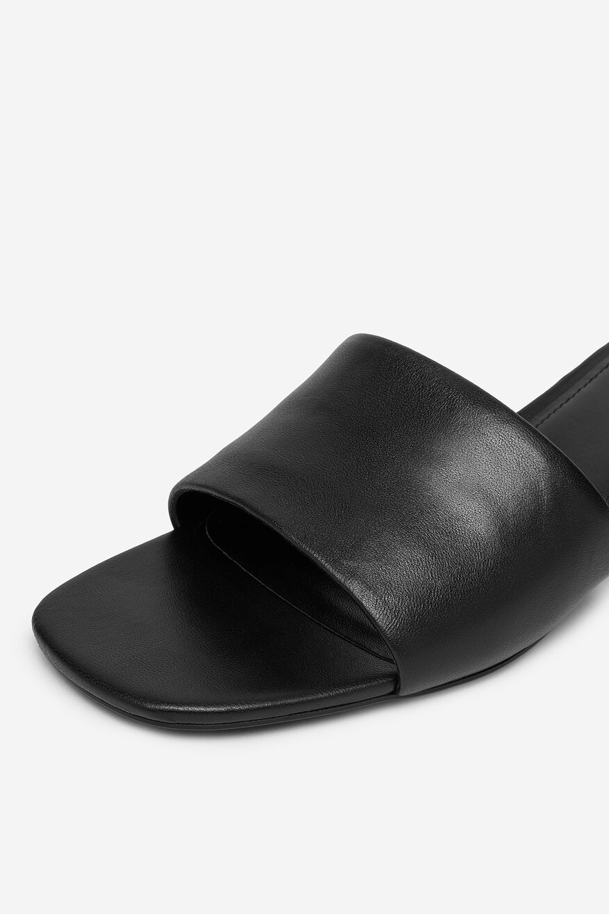 
                Gino Rossi - Klapki skórzane na obcasie - 5906751907979