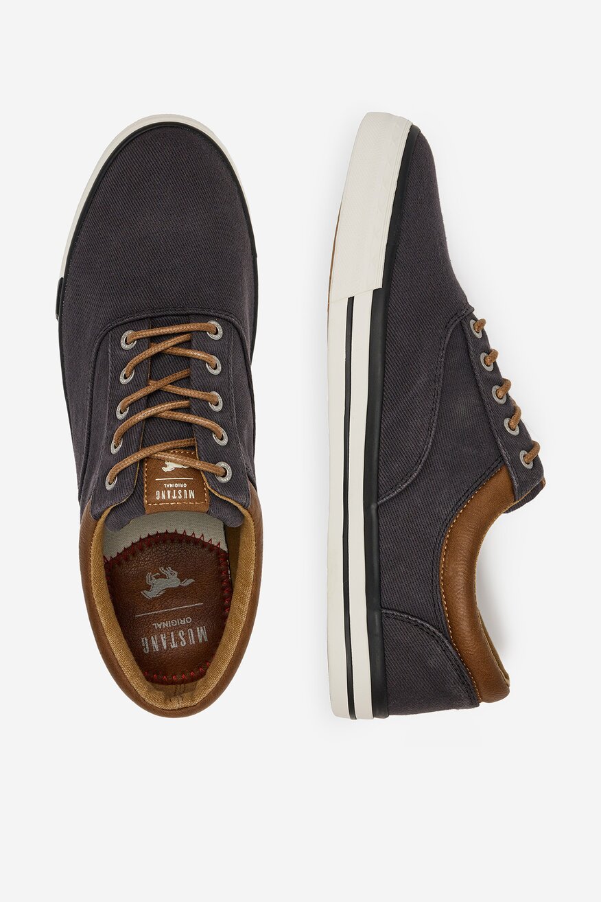 
                Mustang - Trampki - 5903419833427