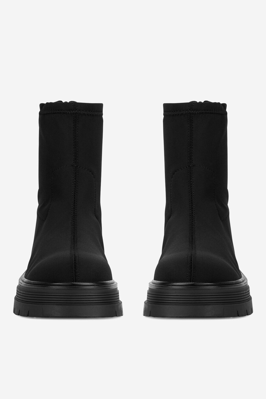 
                Kratke čizme Jenny Fairy CRNA - 5905588917694