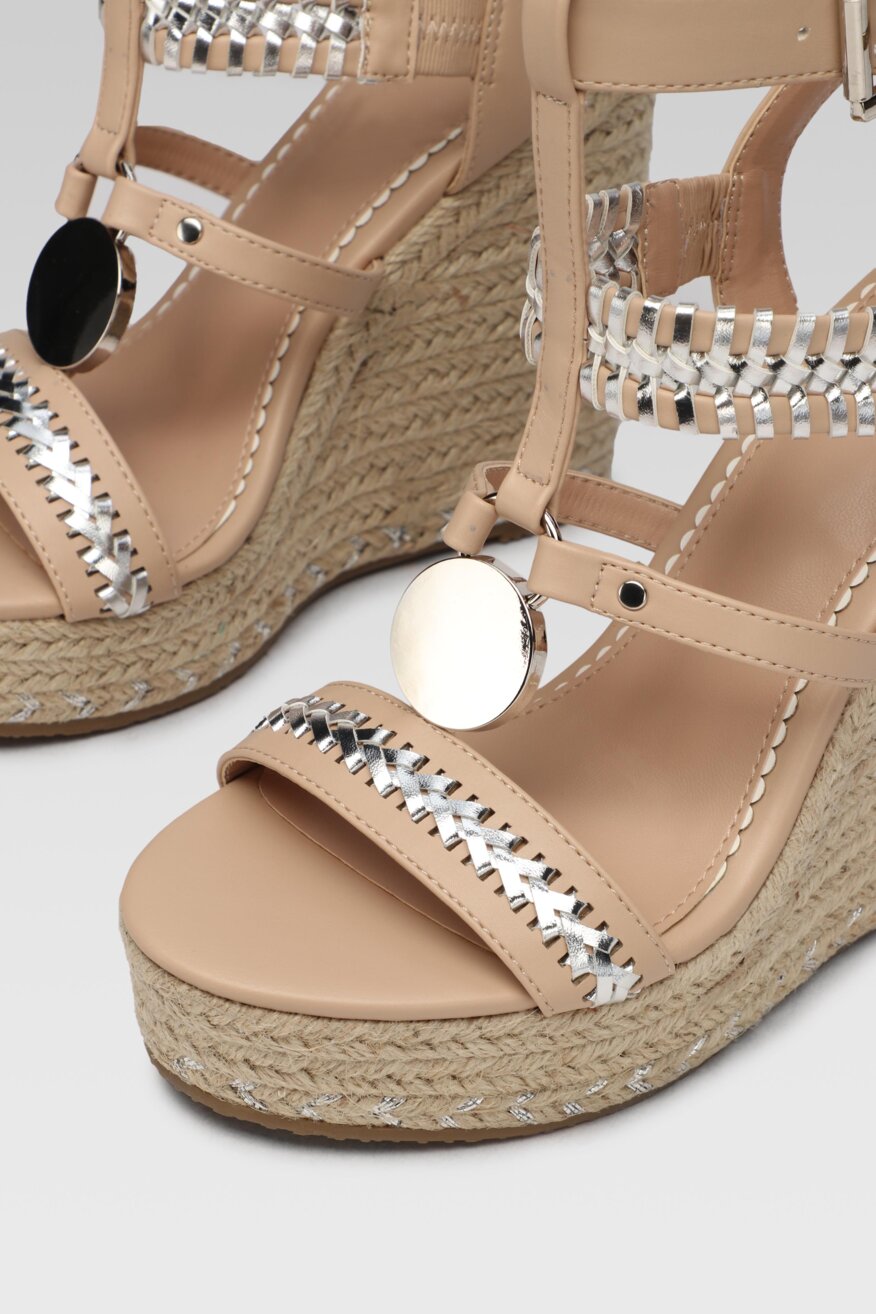 
                DeeZee - Sandały na koturnie z platformą boho - 5903698698151