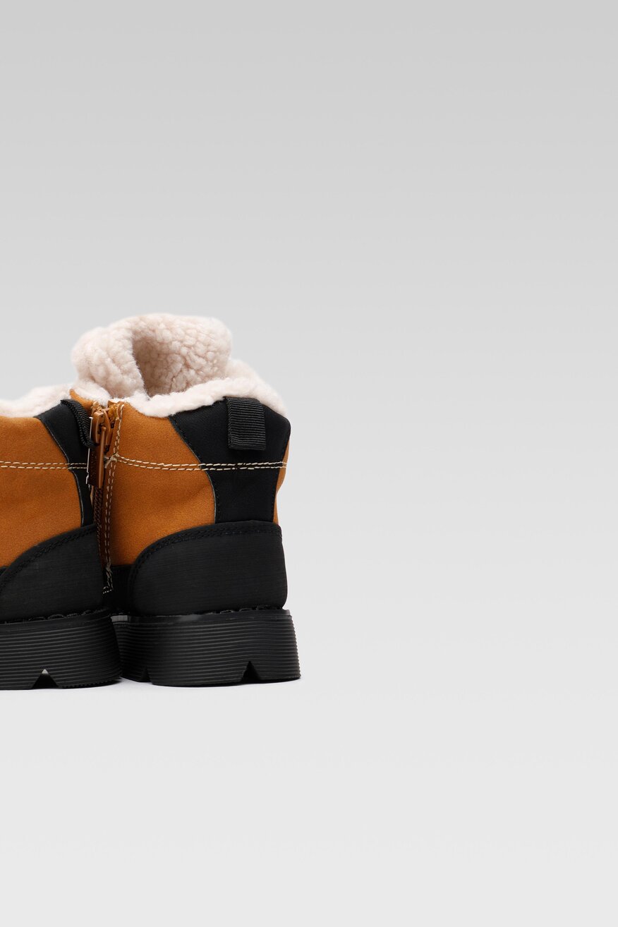 
                Action Boy - Trzewiki brązowe - 5904862394732