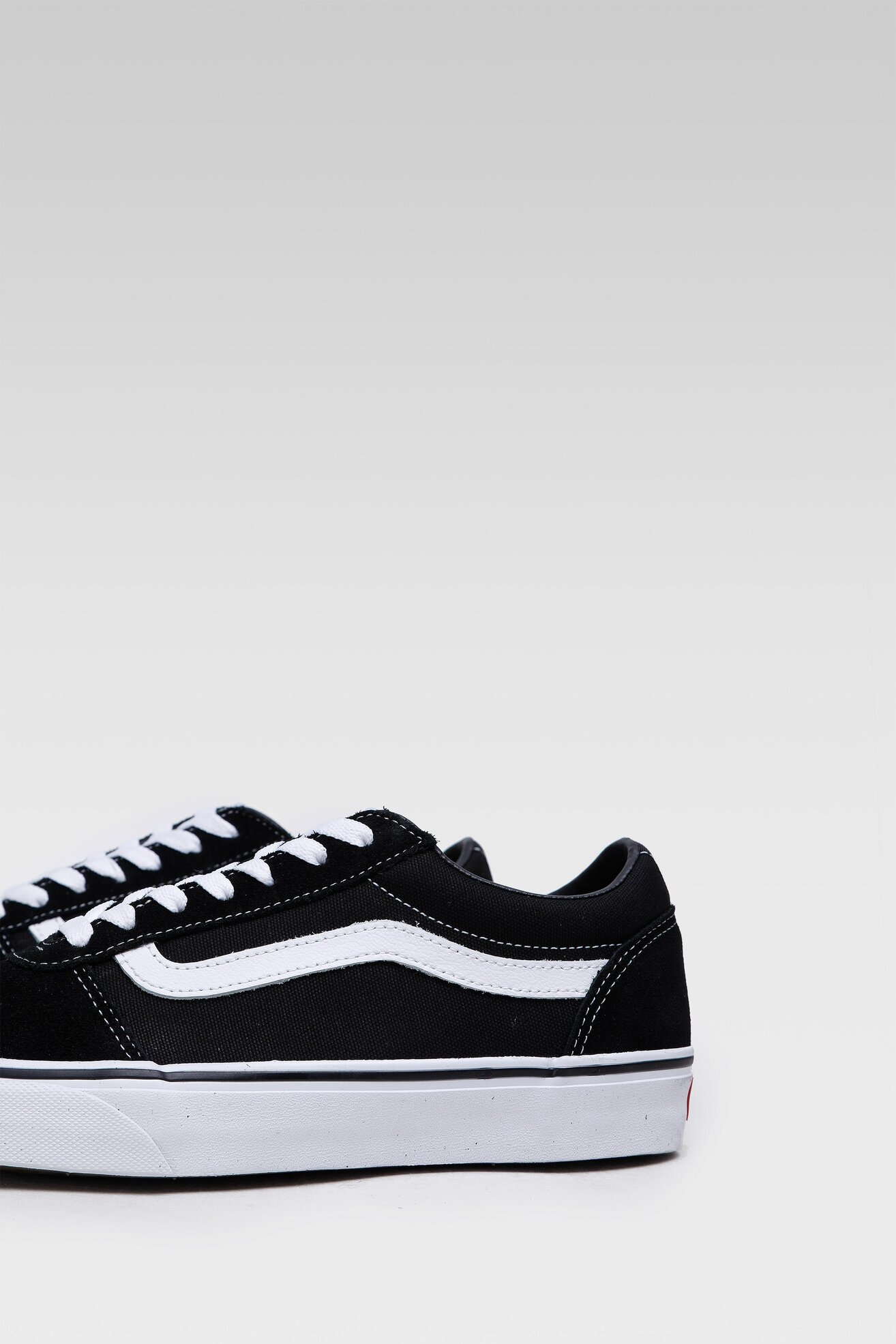 Trampki Vans WARD VN0A36EMC4R1 Czarny