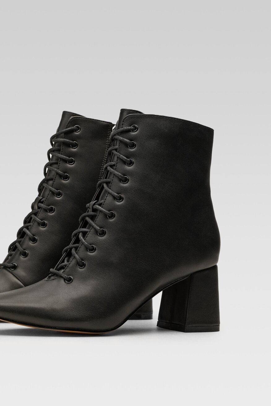 
                Боти Jenny Fairy ЧЕРЕН - 5903698940175