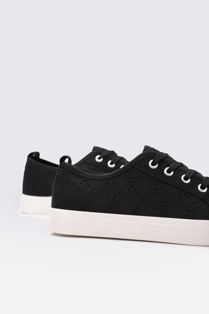 Jenny Fairy - Trampki koronkowe czarne - 5903698284361