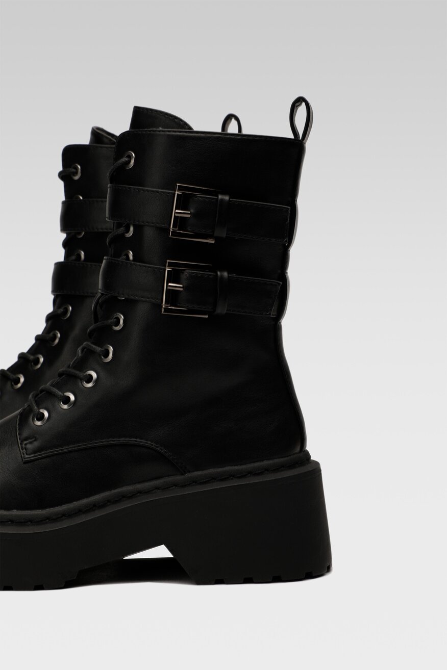 
                DeeZee - Trzewiki z klamrami - 5904862238654