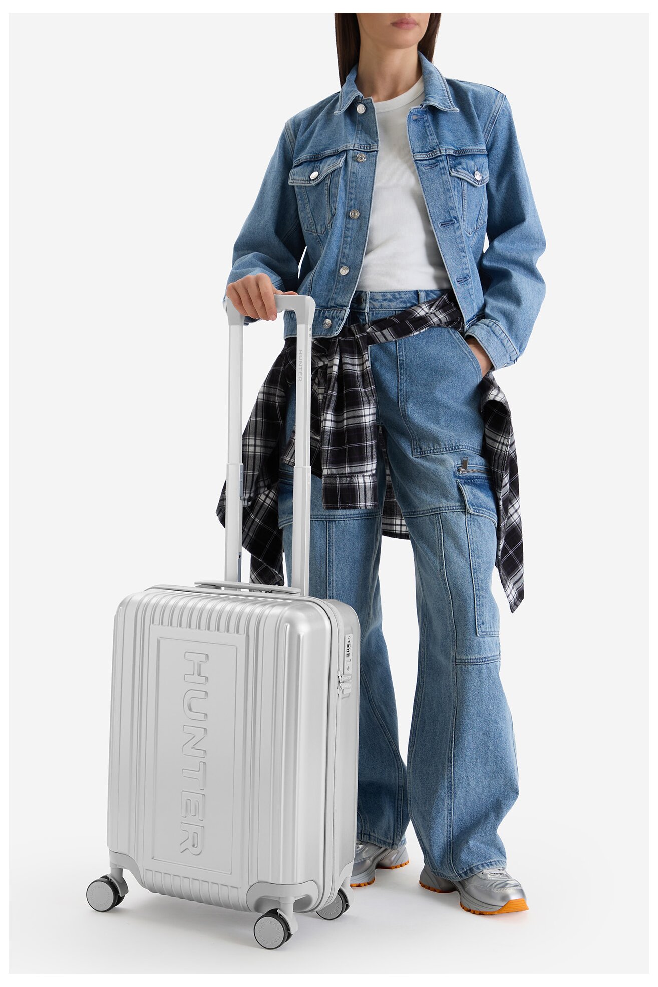 Walizka HUNTER CEO-HUNTER-S-002-08-SILVER Srebrny