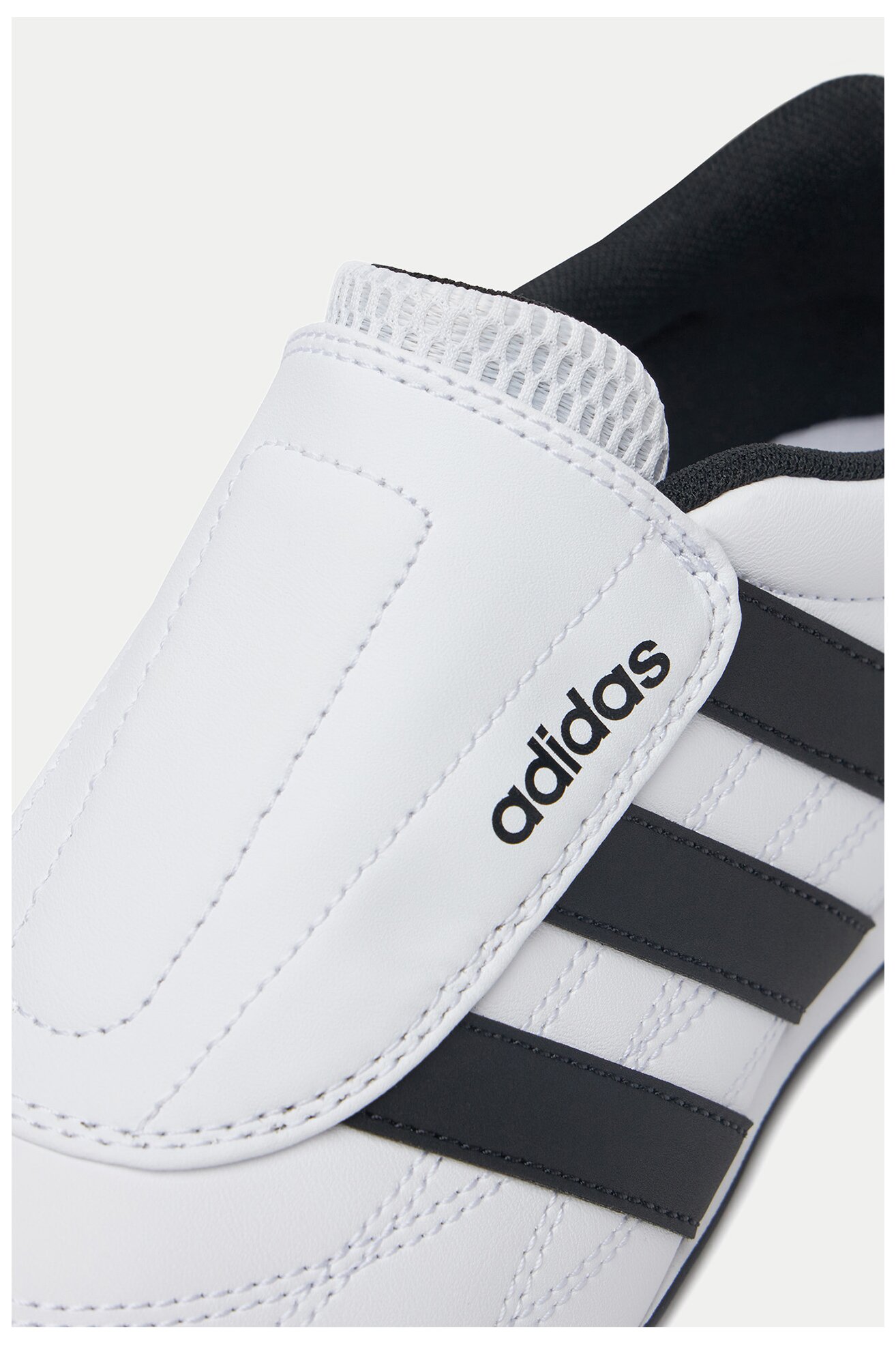 Încălțăminte sport adidas TEKWEN JS3870 ALB