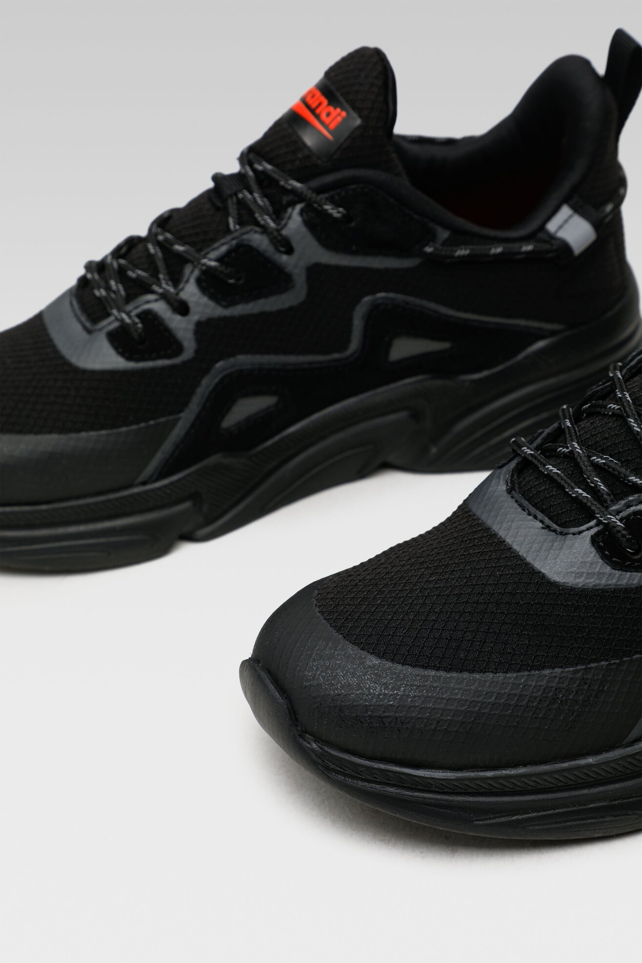 Obuwie sportowe Sprandi MP40-200730W Czarny