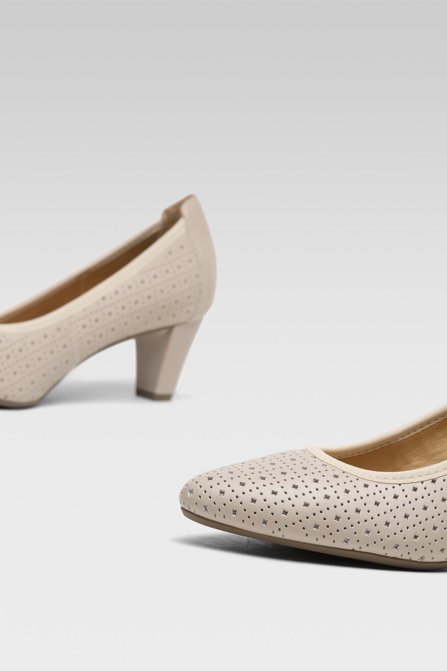 
                Lasocki - Skórzane czółenka beżowe - 5904862501338