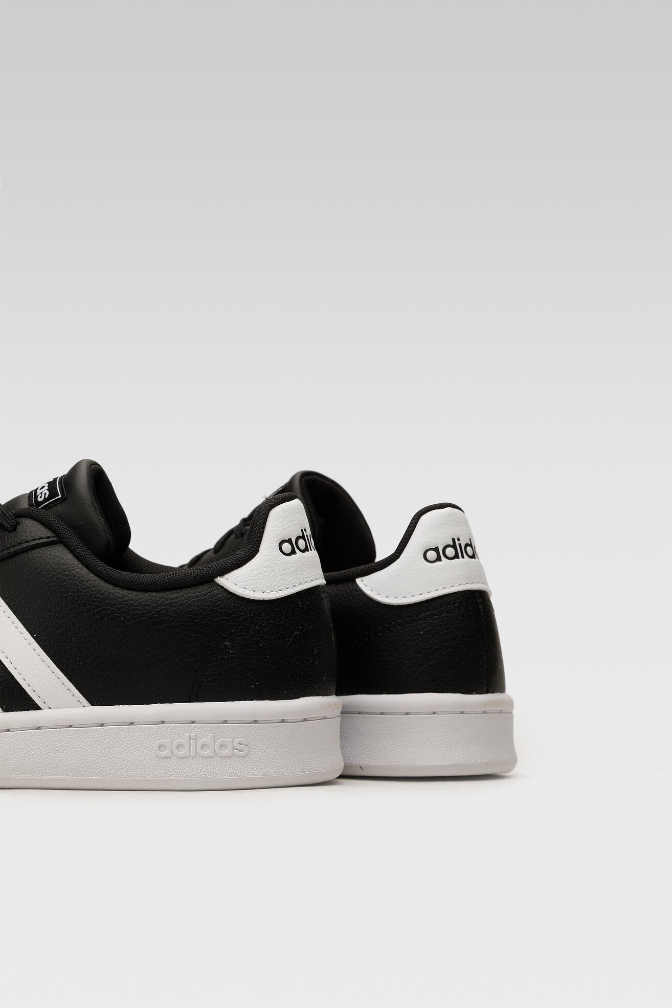 Obuwie sportowe adidas GRAND COURT F36393 Czarny