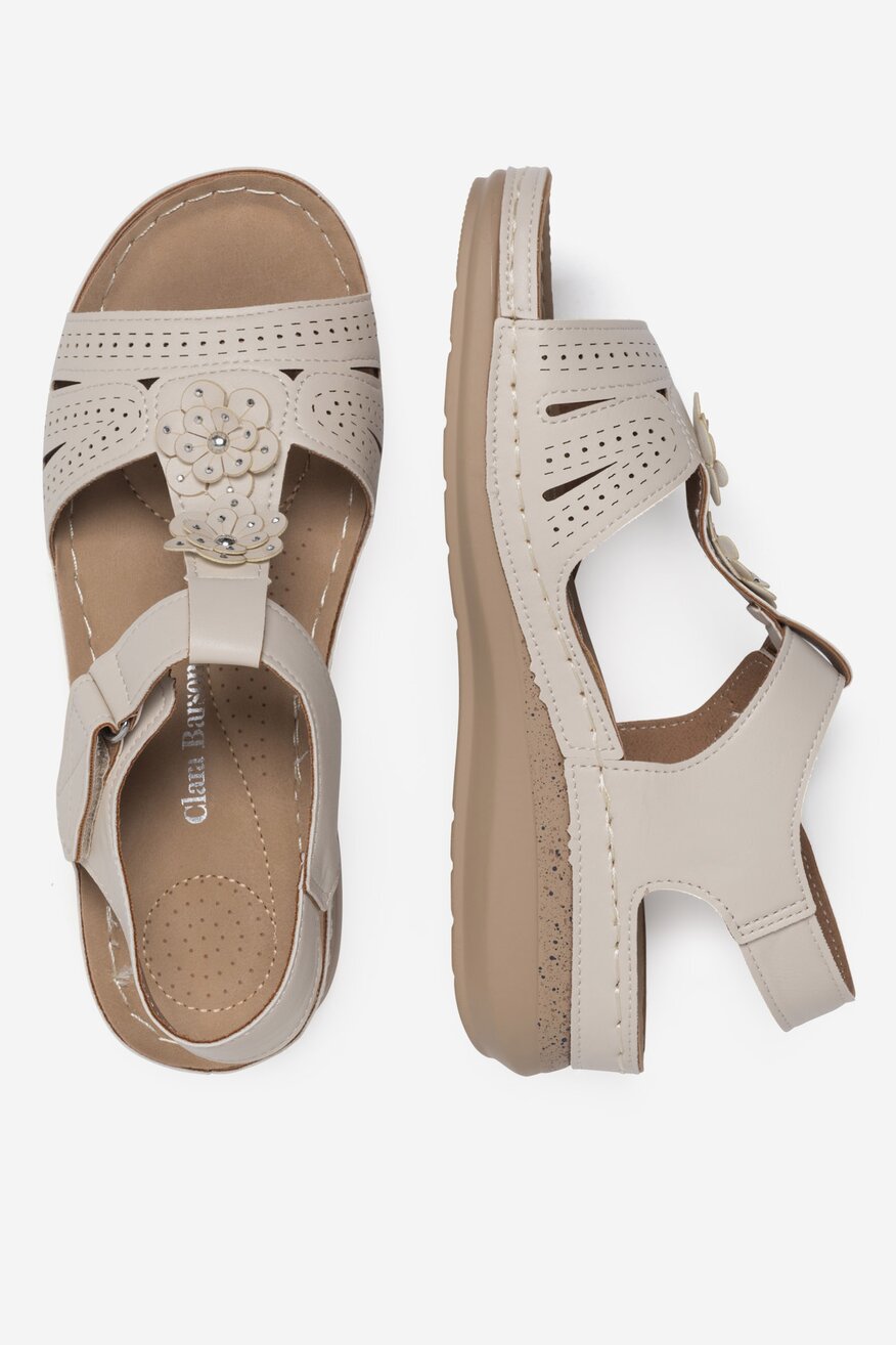 
                Clara Barson - Sandały na koturnie - 5905588580454