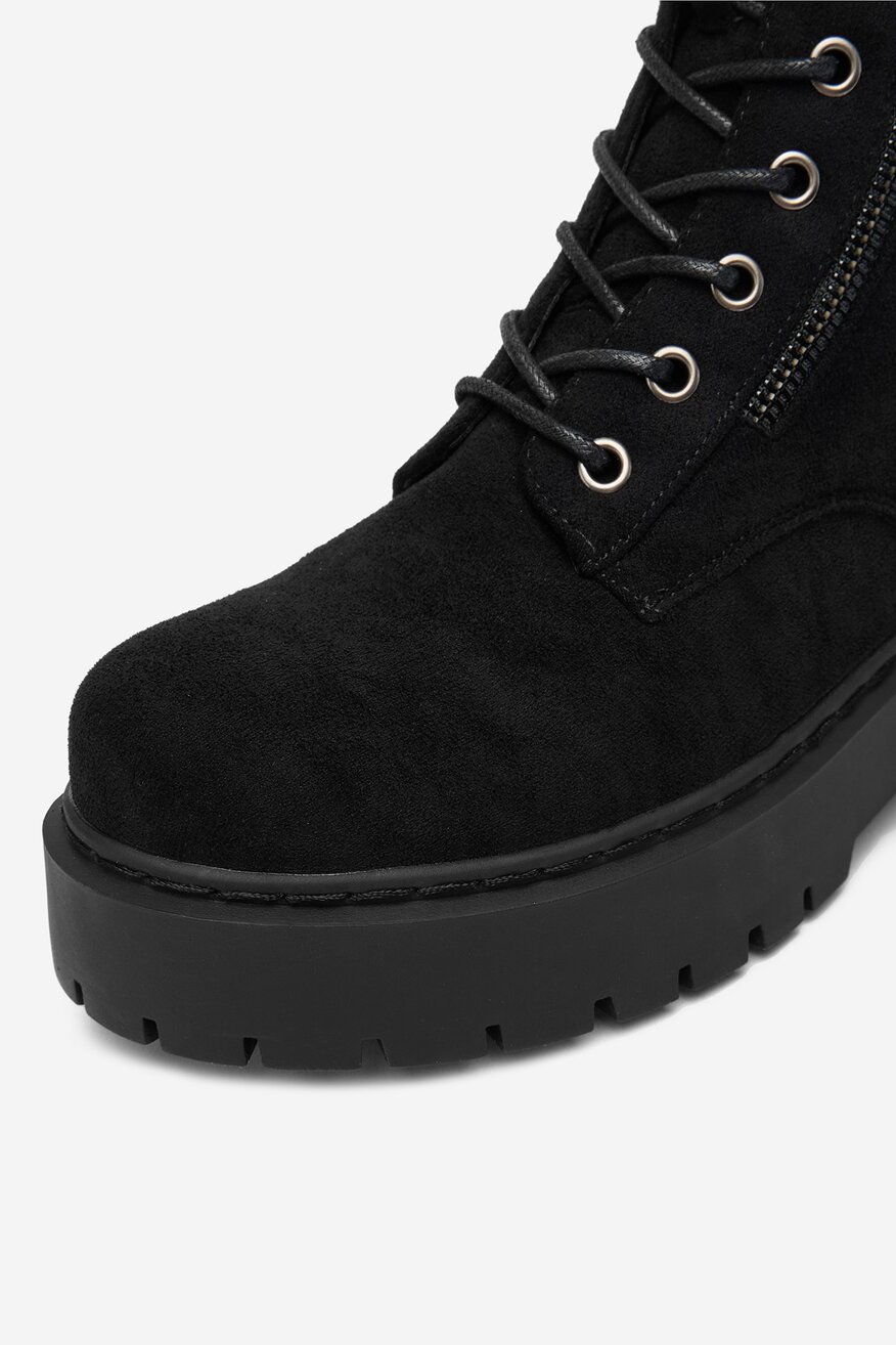 
                Боти DeeZee ЧЕРЕН - 5904410914504