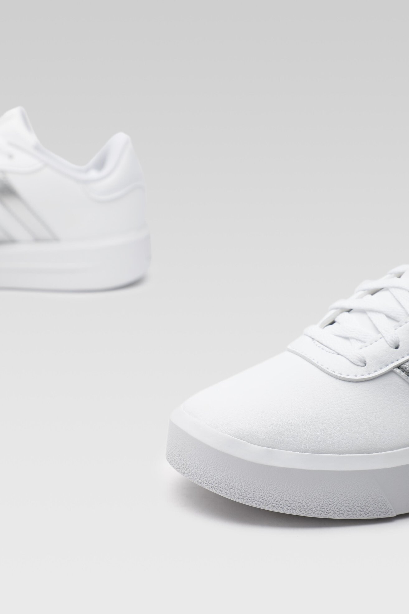 Obuwie sportowe adidas COURT PLATFORM GV8996 Biały