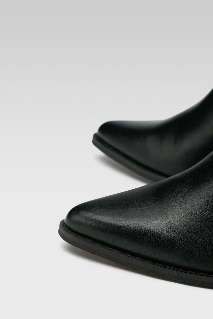 
                Jenny Fairy - Botki na obcasie - 5904862243375