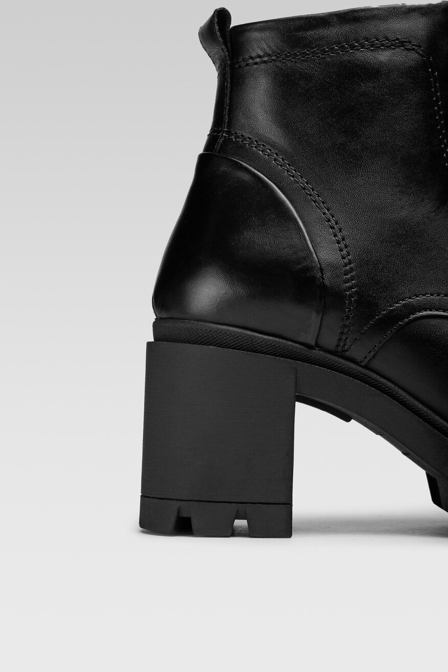 
                Lasocki - Skórzane trzewiki czarne - 5903698947082