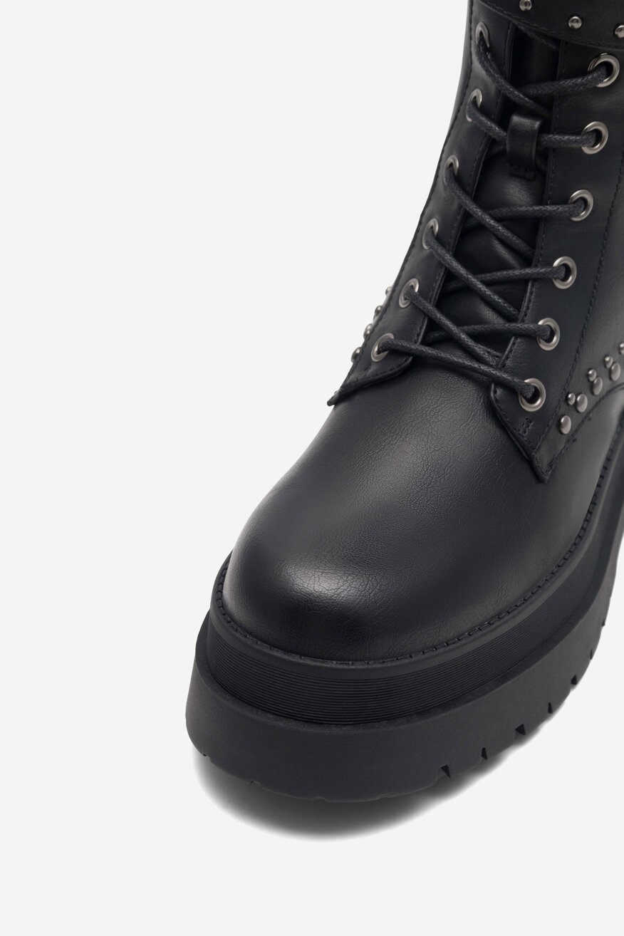 
                Bocanci DeeZee NEGRU - 5905588021285