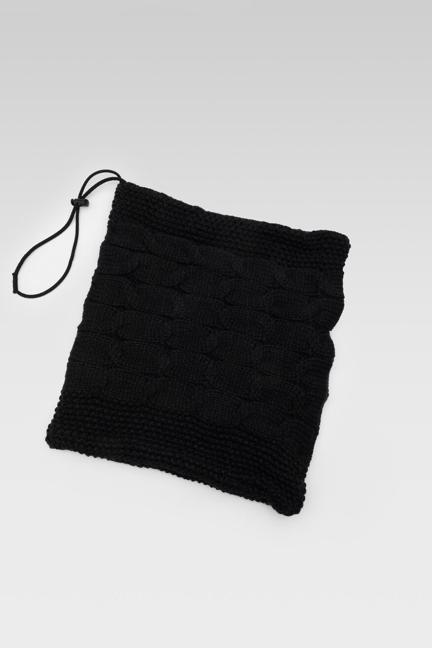 
                Šal ACCCESSORIES CRNA - 5904248936099