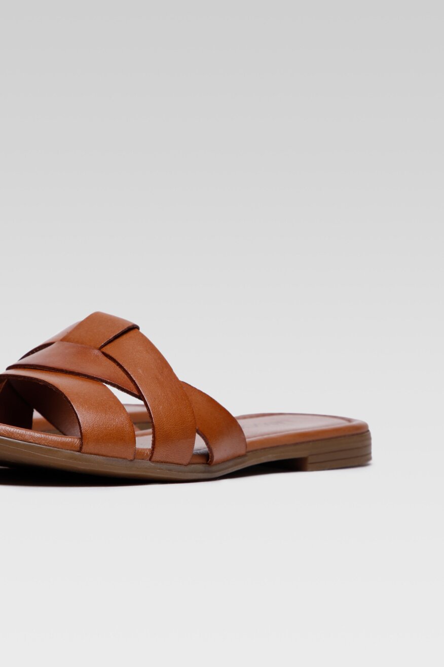 
                Lasocki - Skórzane klapki brązowe - 5903698787336