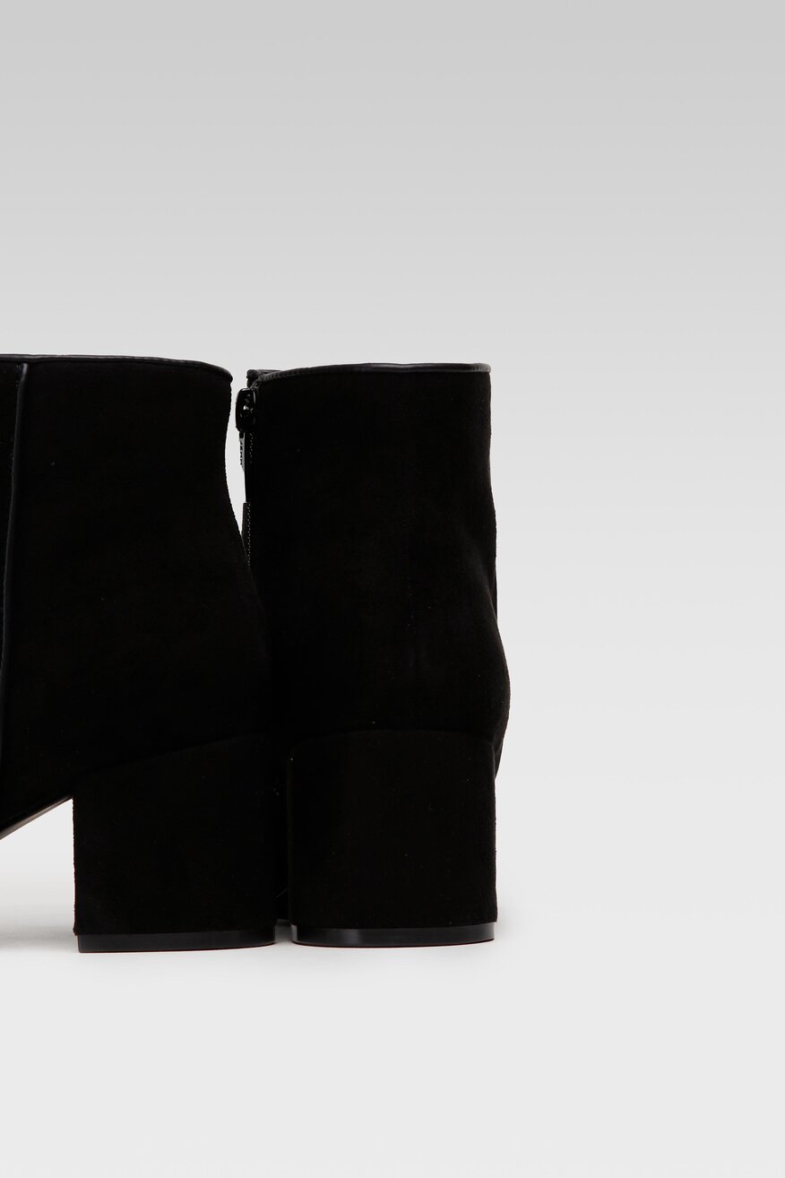 
                Jenny Fairy - Botki krótkie na obcasie - 5904248887377